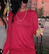 Tabloid Claims Rihanna Heading To Rehab : Spotted Eating Out In New York City