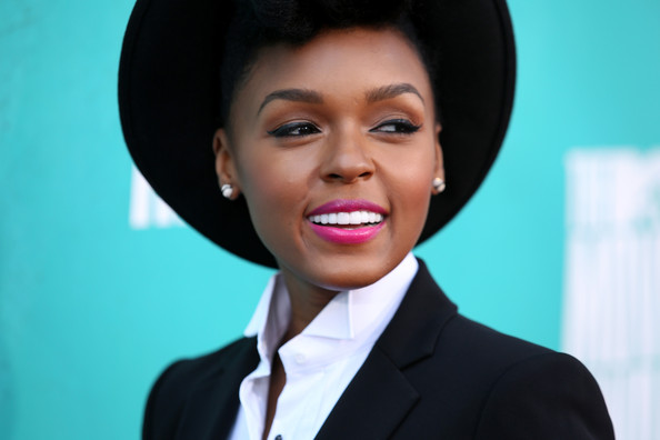 ciara-janelle-monae-amber-wiz-and-more-hit-the-2012-mtv-movie-award1235