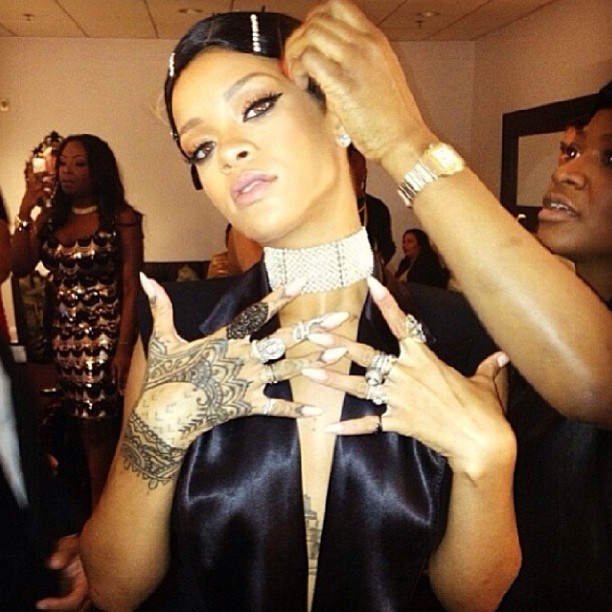 Rihanna Hairpins AMA