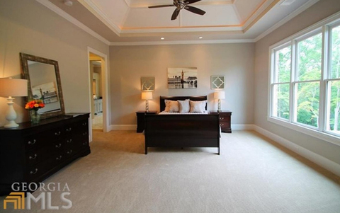young-jeezy-georgia-mansion-photos-bedroom