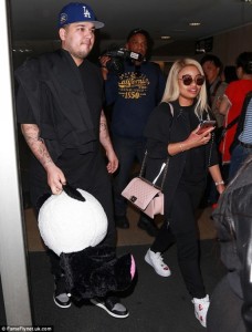 3298D04700000578-3511731-They_re_back_Rob_Kardashian_and_Blac_Chyna_were_spotted_returnin-m-128_1459115428381