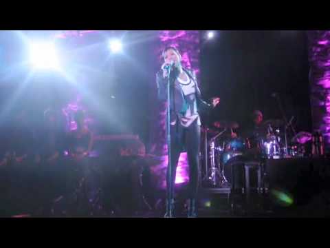 Monica sings Whitney Houston ' I Will Always Love' 2010