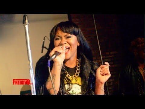 Nivea Live 'Complicated'