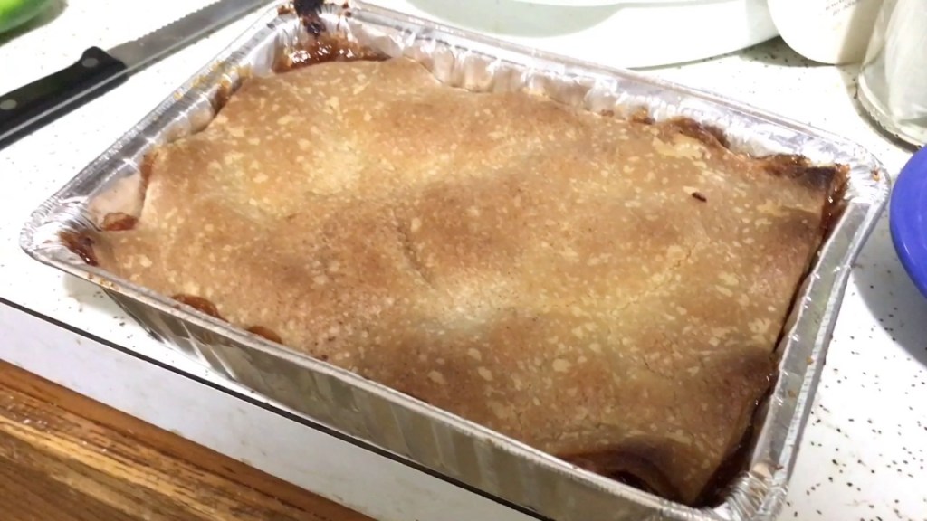 Granny Tries Patti LaBelle’s Peach Apple&nbsp;Cobbler
