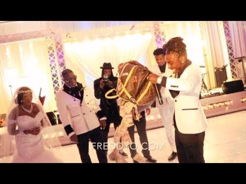 Jacquees Gives His Mom $100,000 at Her&nbsp;Wedding
