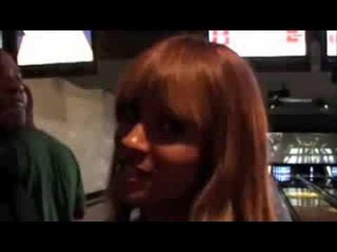 Ciara Tries To&nbsp;Bowl